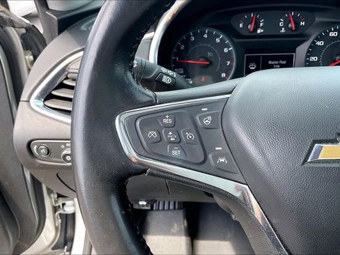 Used 2021 Chevrolet Malibu LT w/ Leather Package image 17