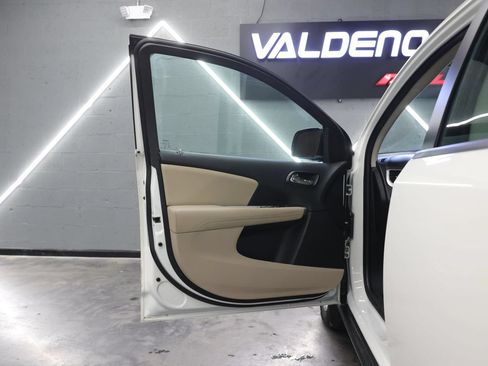 Used 2015 Dodge Journey American Value Package w/ Flexible Seating Group FWD image 39