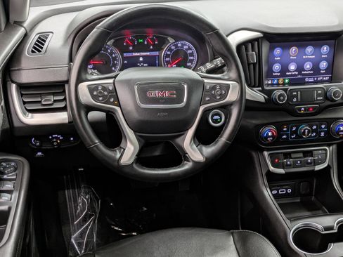 Used 2024 GMC Terrain SLT image 4