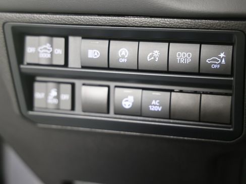 Used 2024 Toyota Tundra Platinum image 17