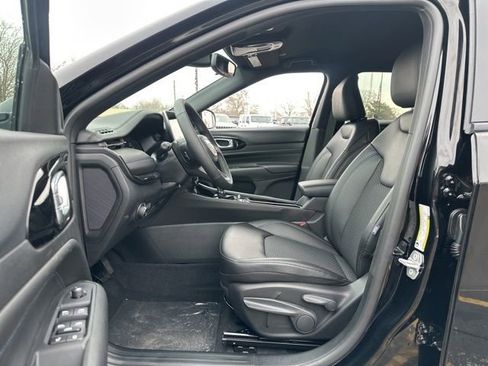 New 2026 Jeep Compass Latitude image 8