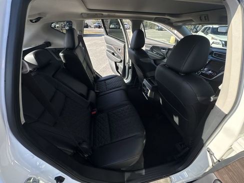 Used 2024 Nissan Murano Platinum w/ Cargo Package FWD image 11