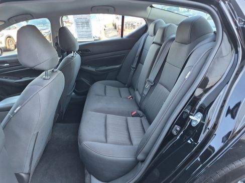 Used 2024 Nissan Altima 2.5 SV FWD image 15