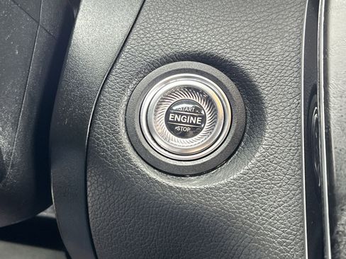 Used 2021 Mercedes-Benz GLC 300 4MATIC image 38