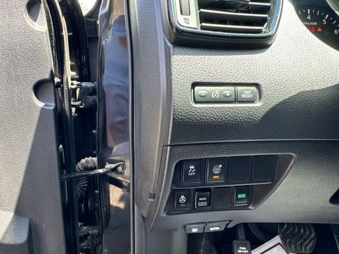 Used 2017 Nissan Rogue Sport SV w/ SV Premium Package AWD/4WD image 8