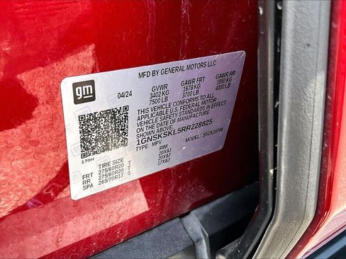 Used 2024 Chevrolet Tahoe Premier AWD/4WD image 32