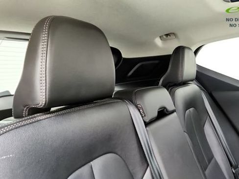 Used 2025 Volvo XC40 B5 Plus AWD/4WD image 40