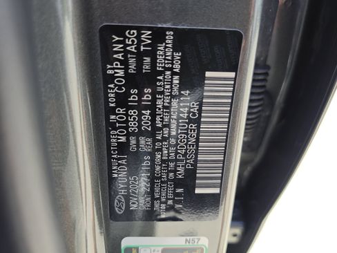 New 2026 Hyundai Elantra Limited FWD image 36