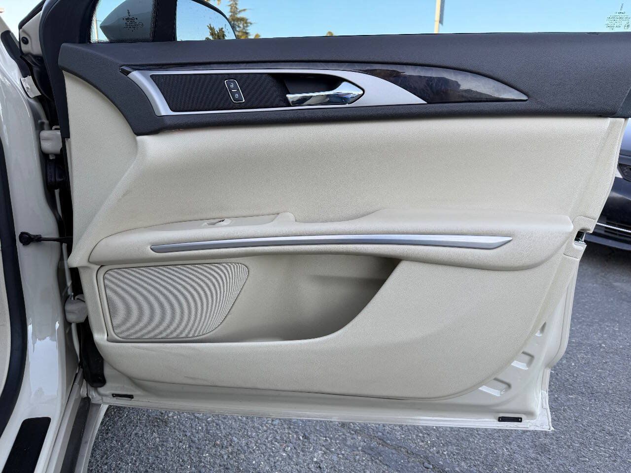 Used 2014 Lincoln MKZ w/ Equipment Group 102A Reserve FWD image 12