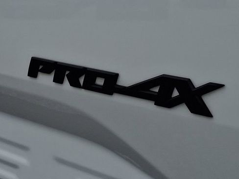 Used 2024 Nissan Frontier PRO-4X w/ Off-Road Protection Package image 31