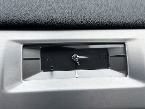 Used 2014 Cadillac Escalade Luxury RWD image 27