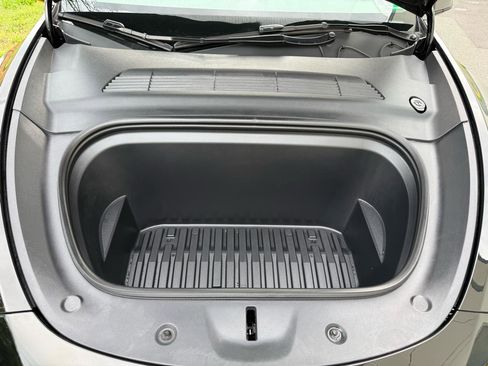 Used 2025 Tesla Model Y Long Range AWD/4WD image 43