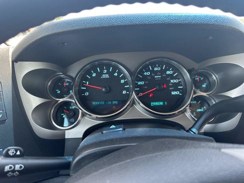 Used 2014 Chevrolet Silverado 2500 LT AWD/4WD image 24