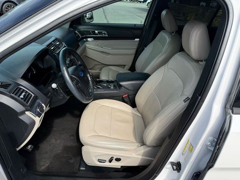 Used 2018 Ford Explorer Limited w/ Equipment Group 301A AWD/4WD image 11