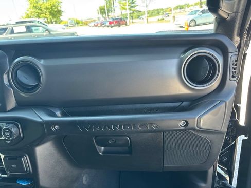 Used 2023 Jeep Wrangler Unlimited Sport AWD/4WD image 30