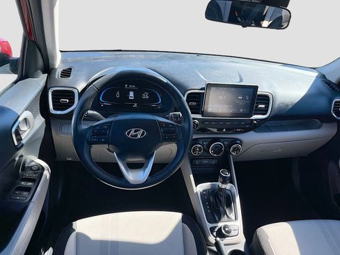 Used 2025 Hyundai Venue SEL image 22