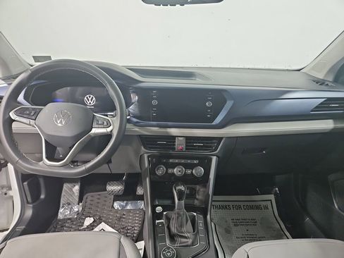 Used 2024 Volkswagen Taos SE image 14