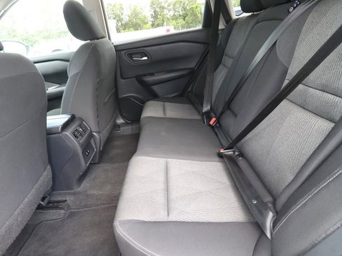 Used 2024 Nissan Rogue SV AWD/4WD image 9