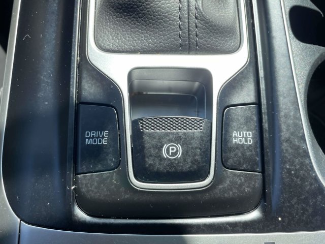 Certified 2024 Kia Carnival LX FWD image 28