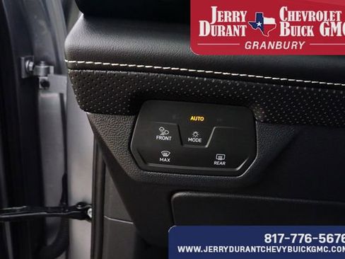 Used 2024 Volkswagen Atlas SE image 15