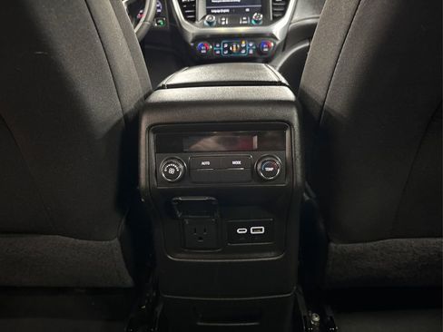 Used 2023 GMC Acadia SLE w/ Driver Convenience Package image 27