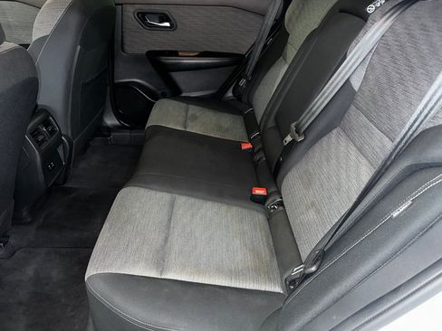 Used 2023 Nissan Rogue SV AWD/4WD image 17
