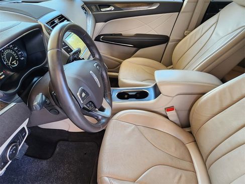 Used 2017 Lincoln MKC Reserve image 14