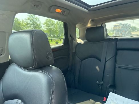 Used 2014 Cadillac SRX Luxury w/ Driver Awareness Package FWD image 7
