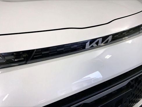 Certified 2025 Kia Soul LX w/ LX Technology Package FWD image 28