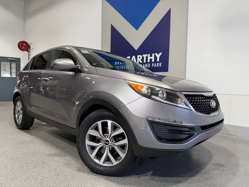 Used 2016 Kia Sportage LX FWD image 2