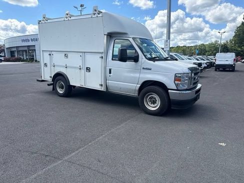 Used 2022 Ford E-350 and Econoline 350 Super Duty w/ Power Windows & Locks Group RWD image 1