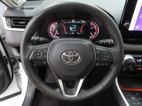 Used 2024 Toyota RAV4 Adventure w/ Convenience Package AWD/4WD image 15
