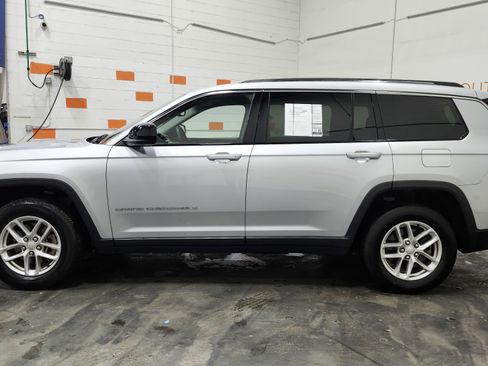 Used 2023 Jeep Grand Cherokee L Laredo w/ Luxury Tech Group I image 14