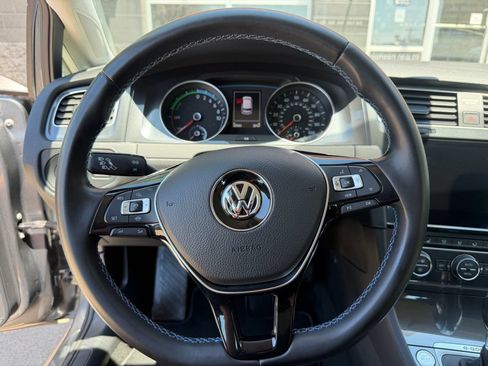 Used 2019 Volkswagen e-Golf SE w/ Driver Assistance Package FWD image 30