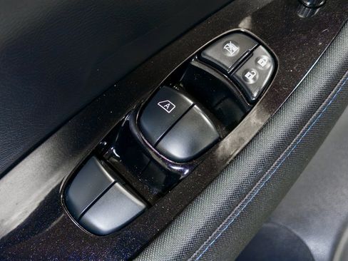 Used 2021 Nissan Leaf SV w/ SV Technology Package image 8