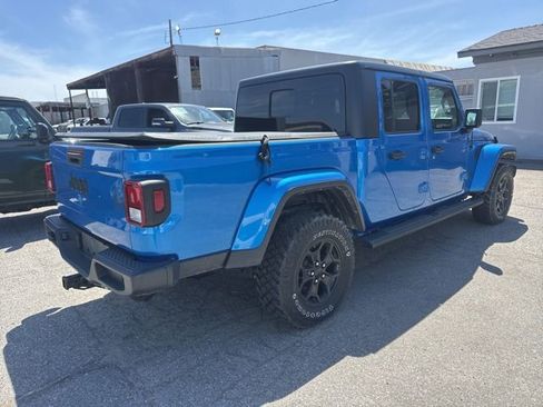 Used 2022 Jeep Gladiator Sport AWD/4WD image 5
