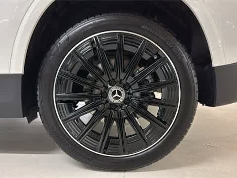 Certified 2025 Mercedes-Benz GLA 250 4MATIC image 11