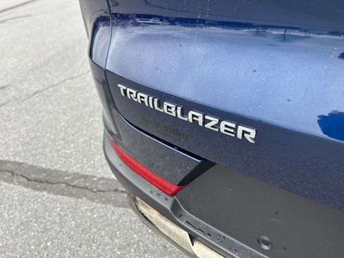 Used 2023 Chevrolet TrailBlazer ACTIV w/ Sun and Liftgate Package image 11