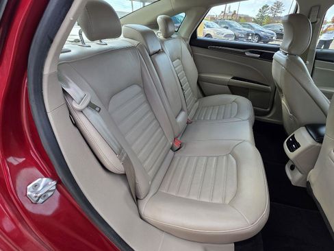 Used 2017 Ford Fusion SE w/ Fusion SE Technology Package FWD image 31