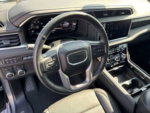 Used 2023 GMC Yukon Denali image 18