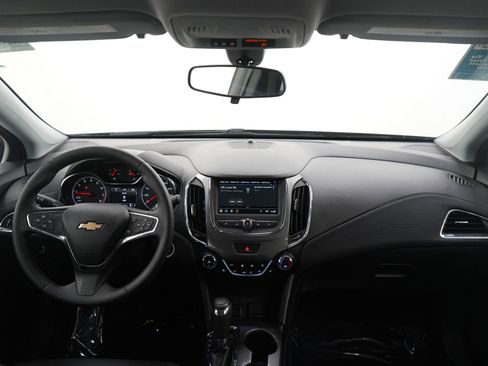 Used 2019 Chevrolet Cruze LT w/ Convenience Package image 13