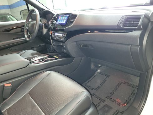 Used 2025 Honda Passport Black Edition image 12