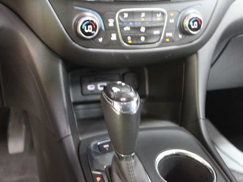 Used 2019 Chevrolet Equinox LT AWD/4WD image 19