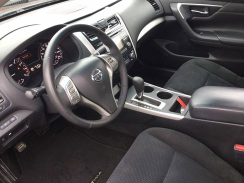 Used 2015 Nissan Altima 2.5 SV w/ Convenience Package image 22