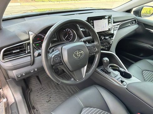 Used 2024 Toyota Camry SE FWD image 10
