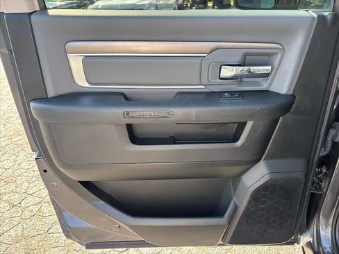 Used 2023 RAM 1500 Classic SLT AWD/4WD image 18