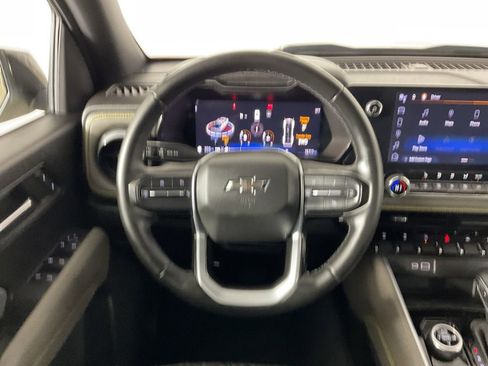 Used 2023 Chevrolet Colorado ZR2 image 12