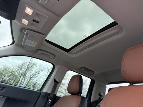 Used 2022 Ford Maverick Lariat w/ Lariat Luxury Package image 11