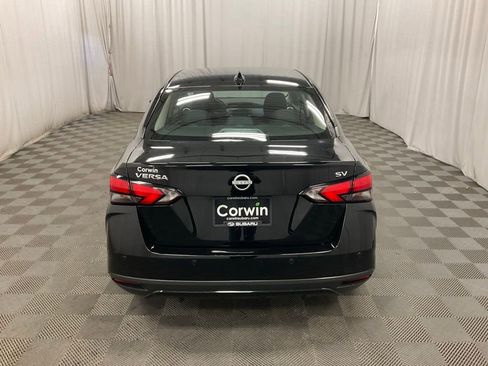 Used 2023 Nissan Versa SV image 3