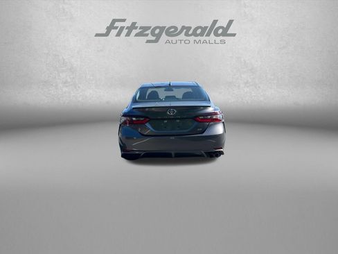 Used 2022 Toyota Camry SE FWD image 6